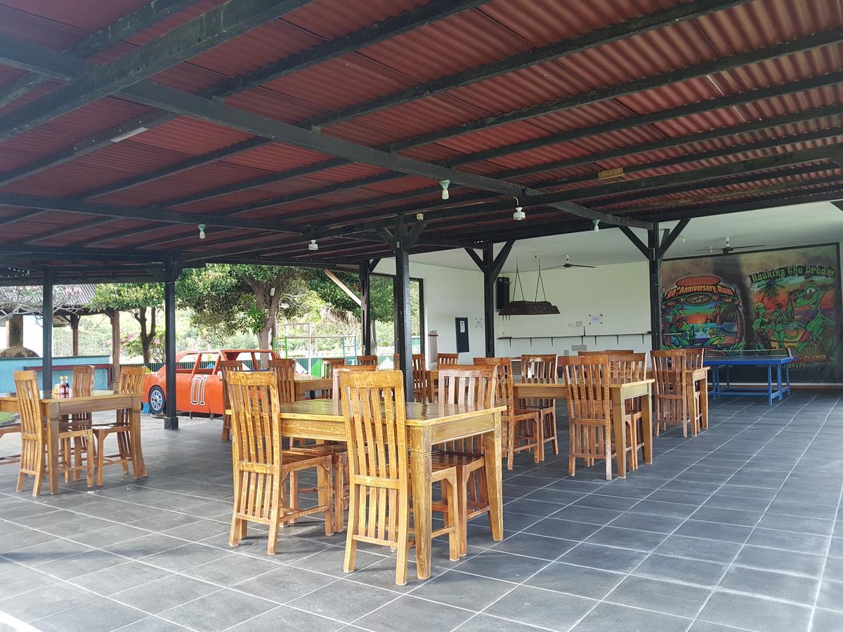 Yoyo'S Hotel Sekongkang Екстер'єр фото